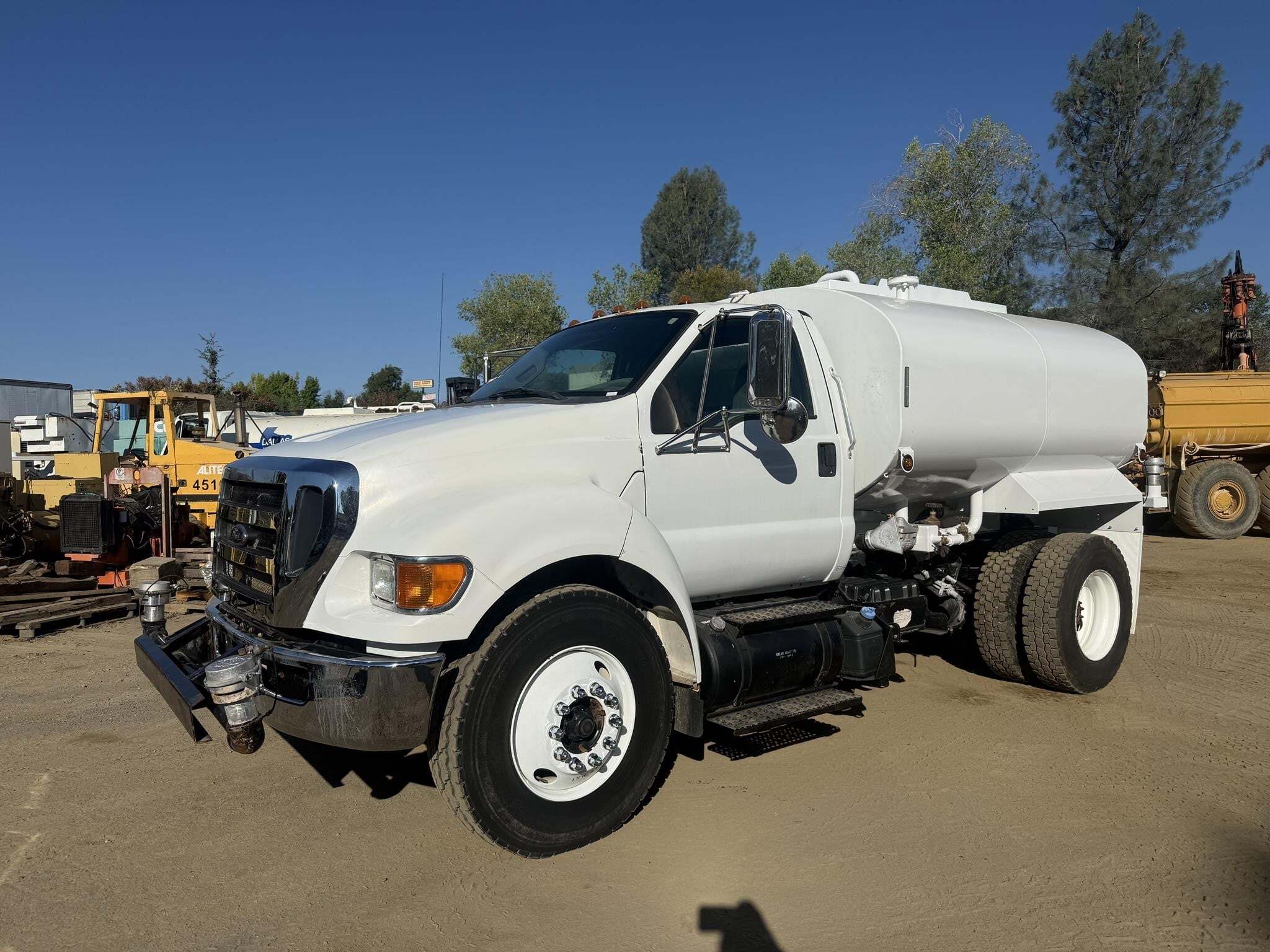 2015 FORD F750 XL SD in Redding, CA