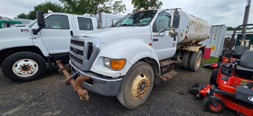 2006 FORD F750 SD in Chambersburg, PA