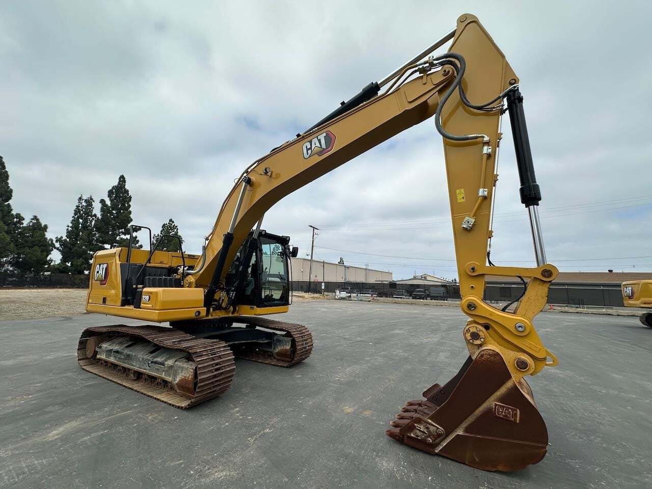 2024 CATERPILLAR 320 in Orange, CA