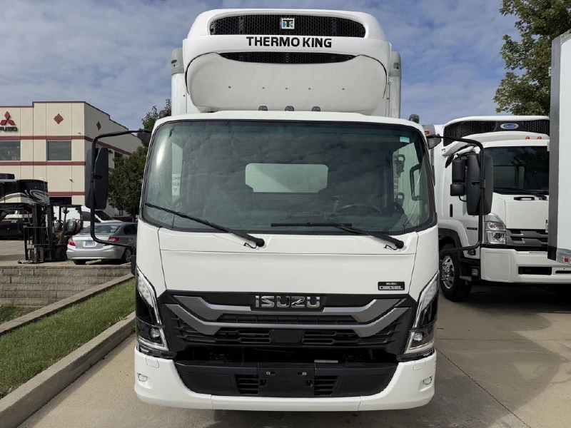 2025 ISUZU NRR