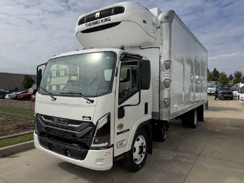 2025 ISUZU NRR