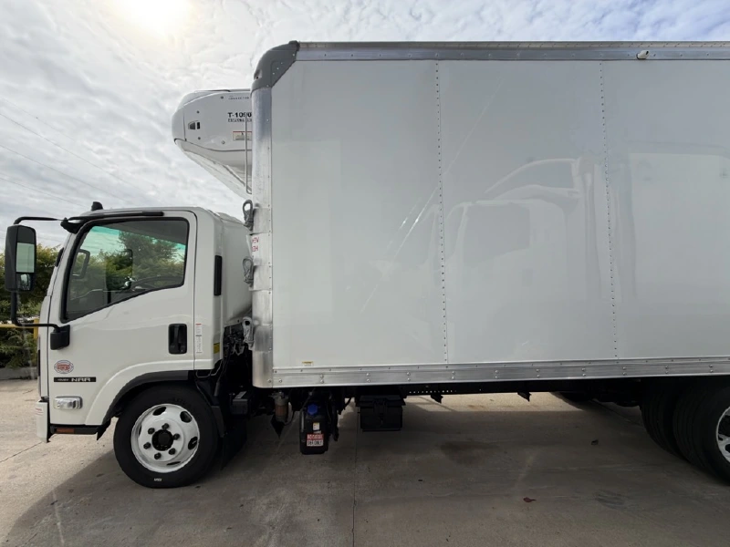 2025 ISUZU NRR