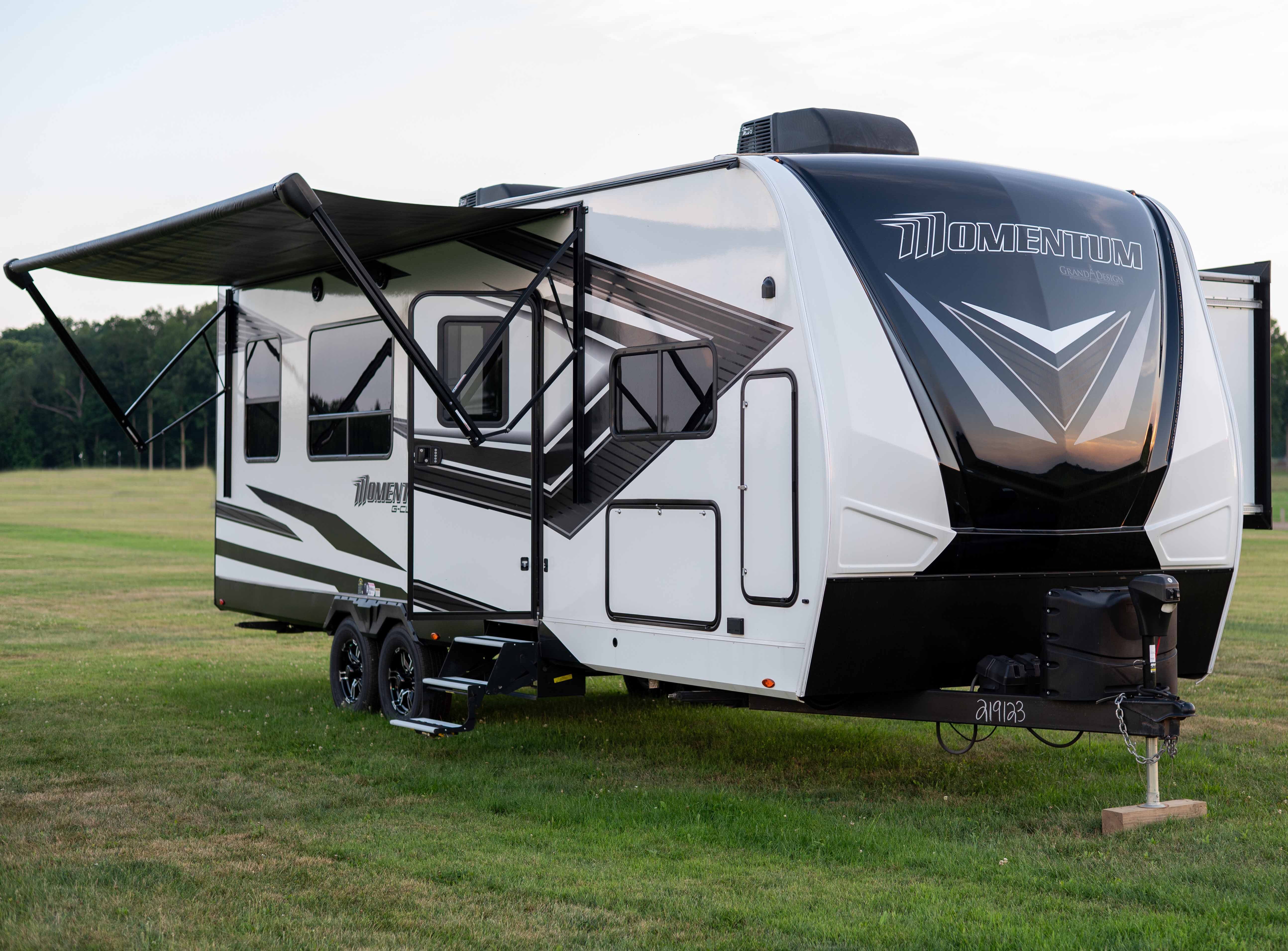 2023 Grand Design MOMENTUM G-CLASS 25G RV