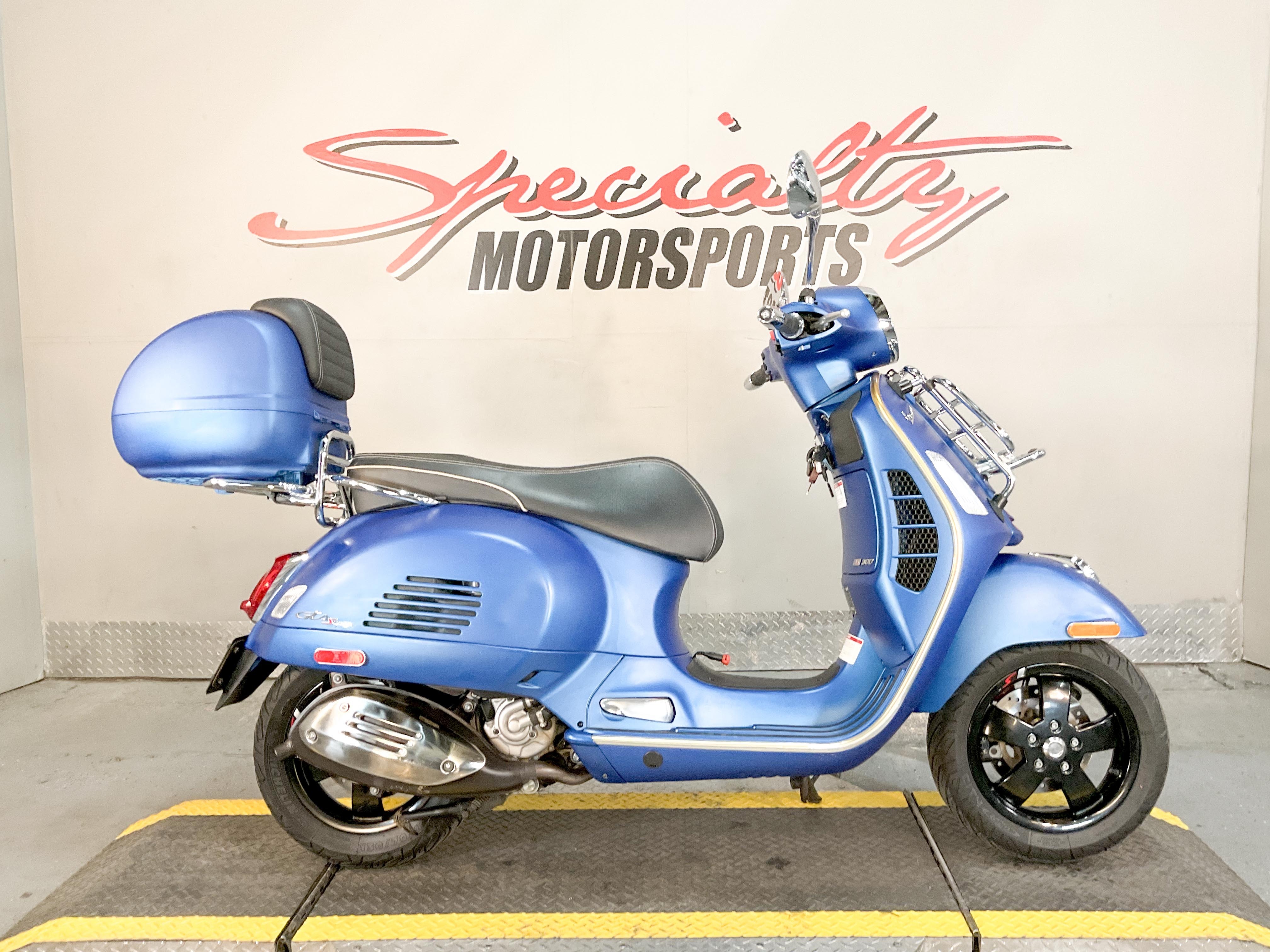 2020 Vespa GTS Supersport 300 HPE SUPERSPORT 300 HPE in Sacramento, CA