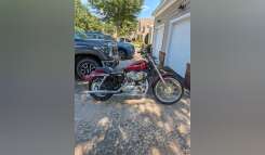 2006 Harley-Davidson SPORTSTER 1200 CUSTOM XL1200C Custom motorcycle
