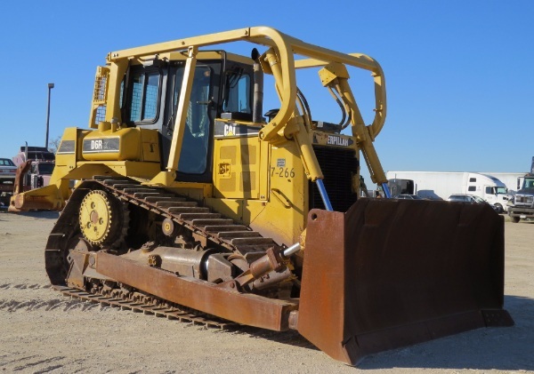 2003 CATERPILLAR D6R XL Series 2 in North Little Rock, AR