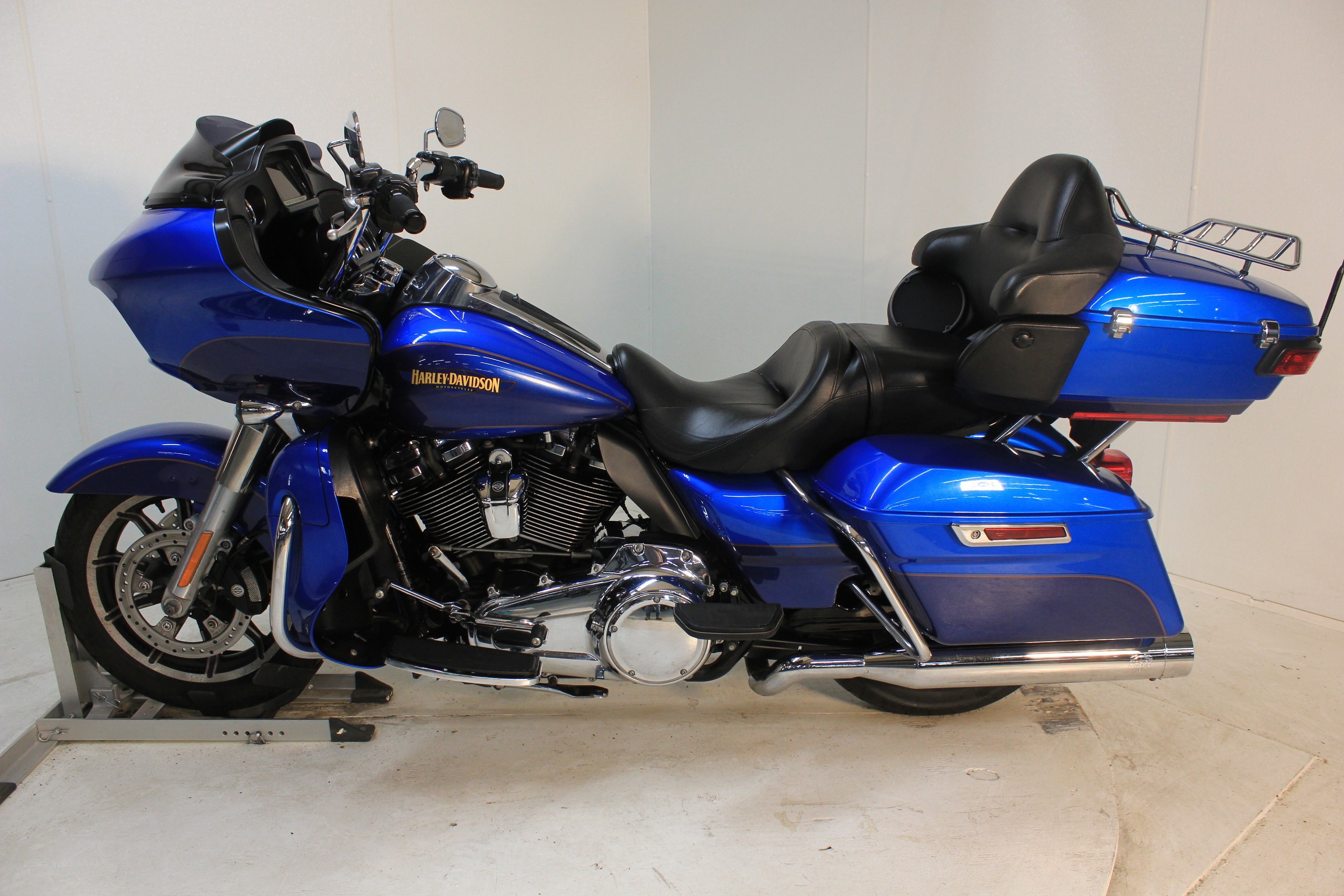 2017 Harley-Davidson Road Glide® Ultra ULTRA in Pittsfield, MA