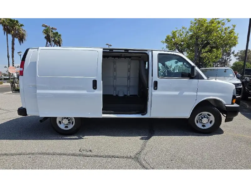 2026 CHEVROLET EXPRESS G2500