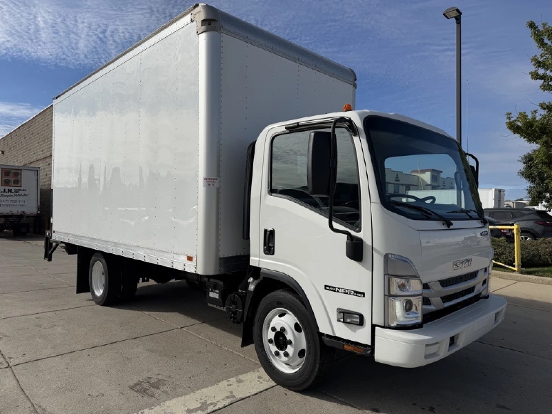 2023 ISUZU NPR HD