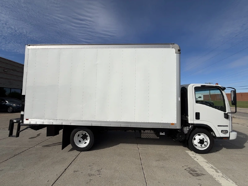2023 ISUZU NPR HD