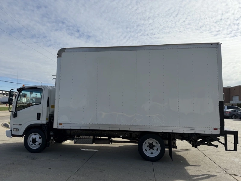 2023 ISUZU NPR HD