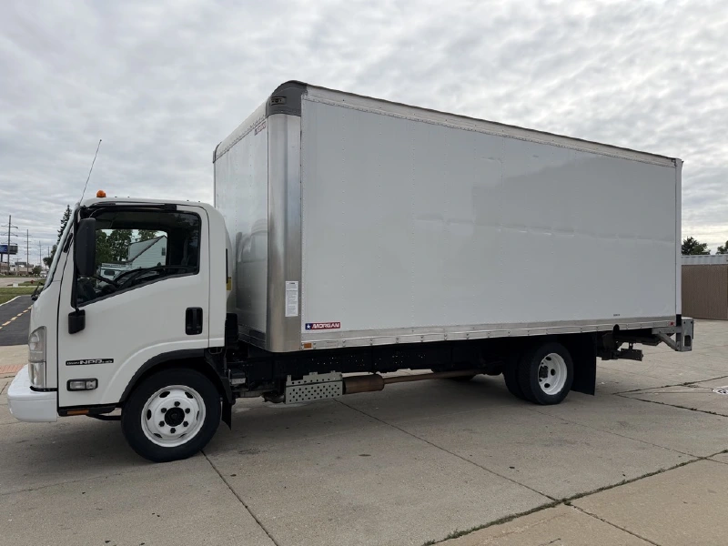 2021 ISUZU NPR HD