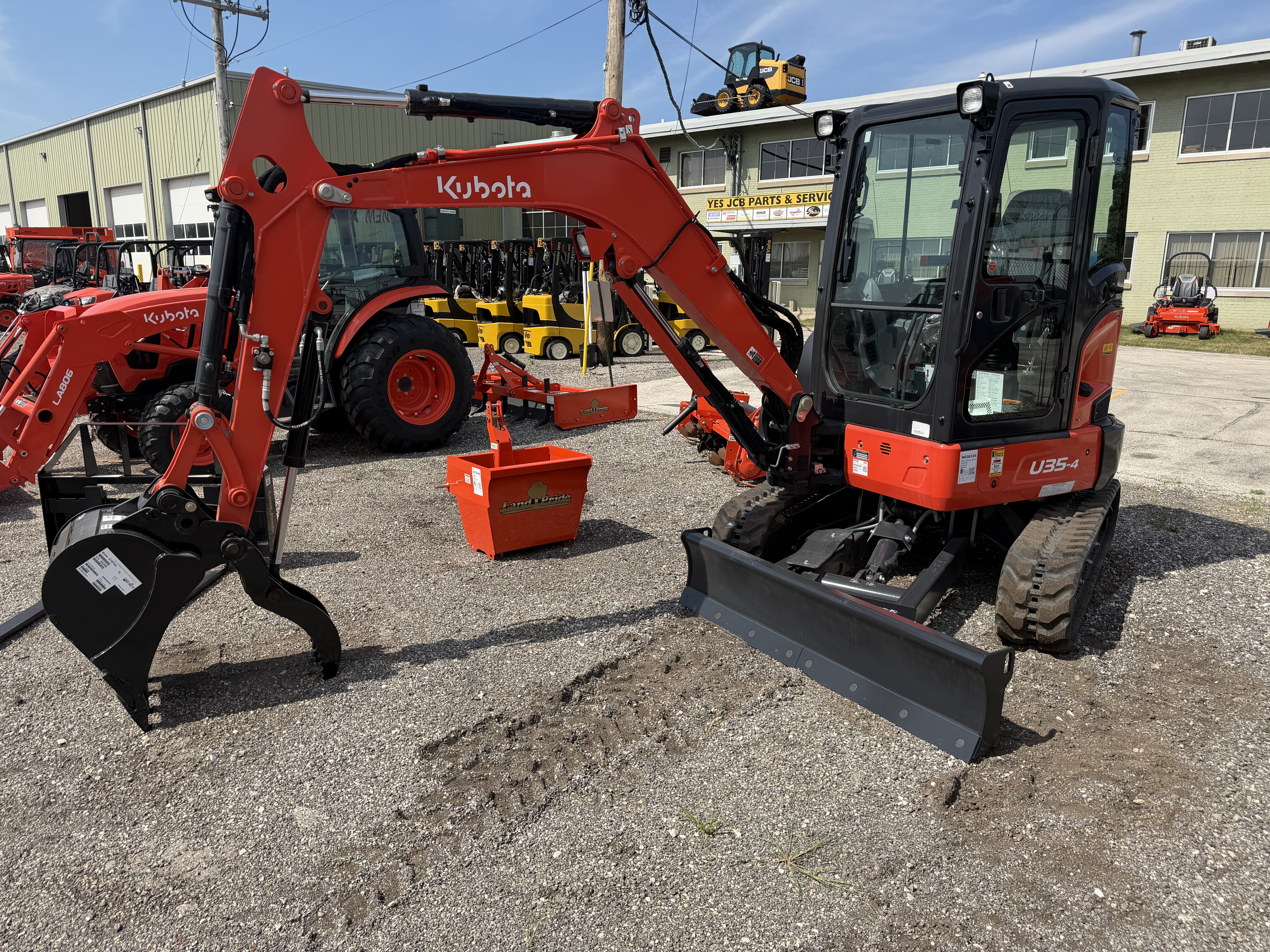 Kubota U35-4 Angle Blade in Menomonee Falls, WI
