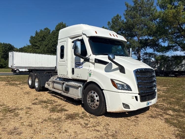 2021 FREIGHTLINER CASCADIA 116 in Fredericksburg, VA