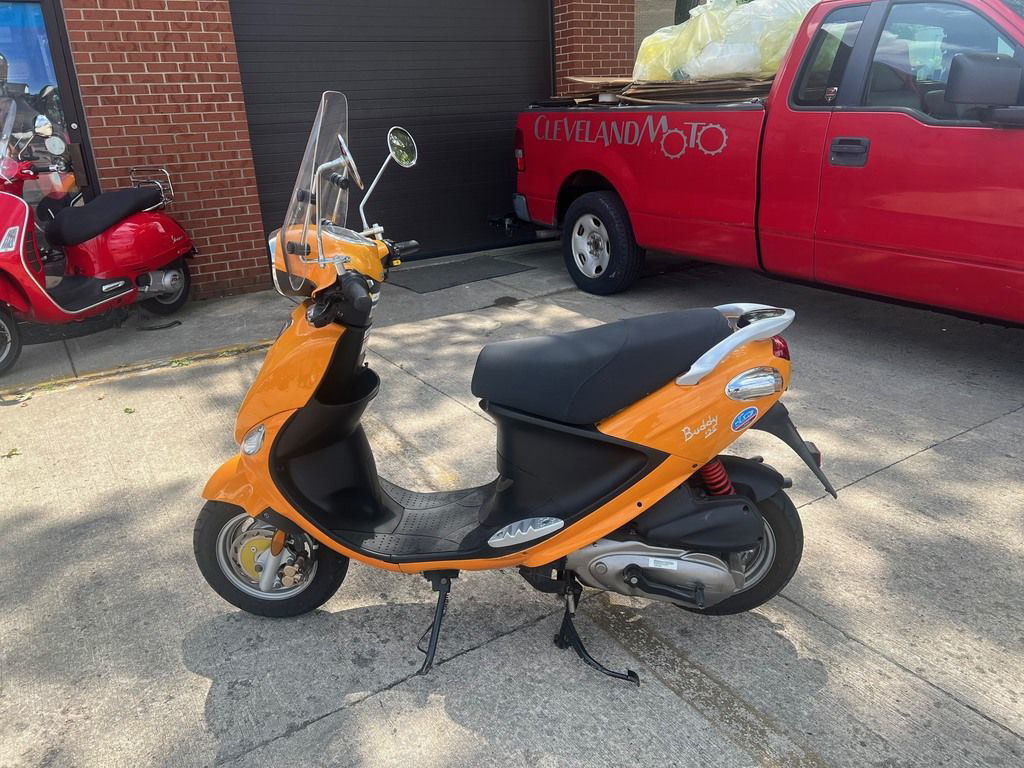 2012 Genuine Scooter Co Buddy 125Cc 125 in Cleveland, OH
