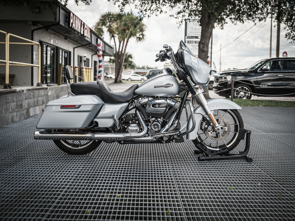 2023 Harley-Davidson STREET GLIDE FLHX in Union Park, FL