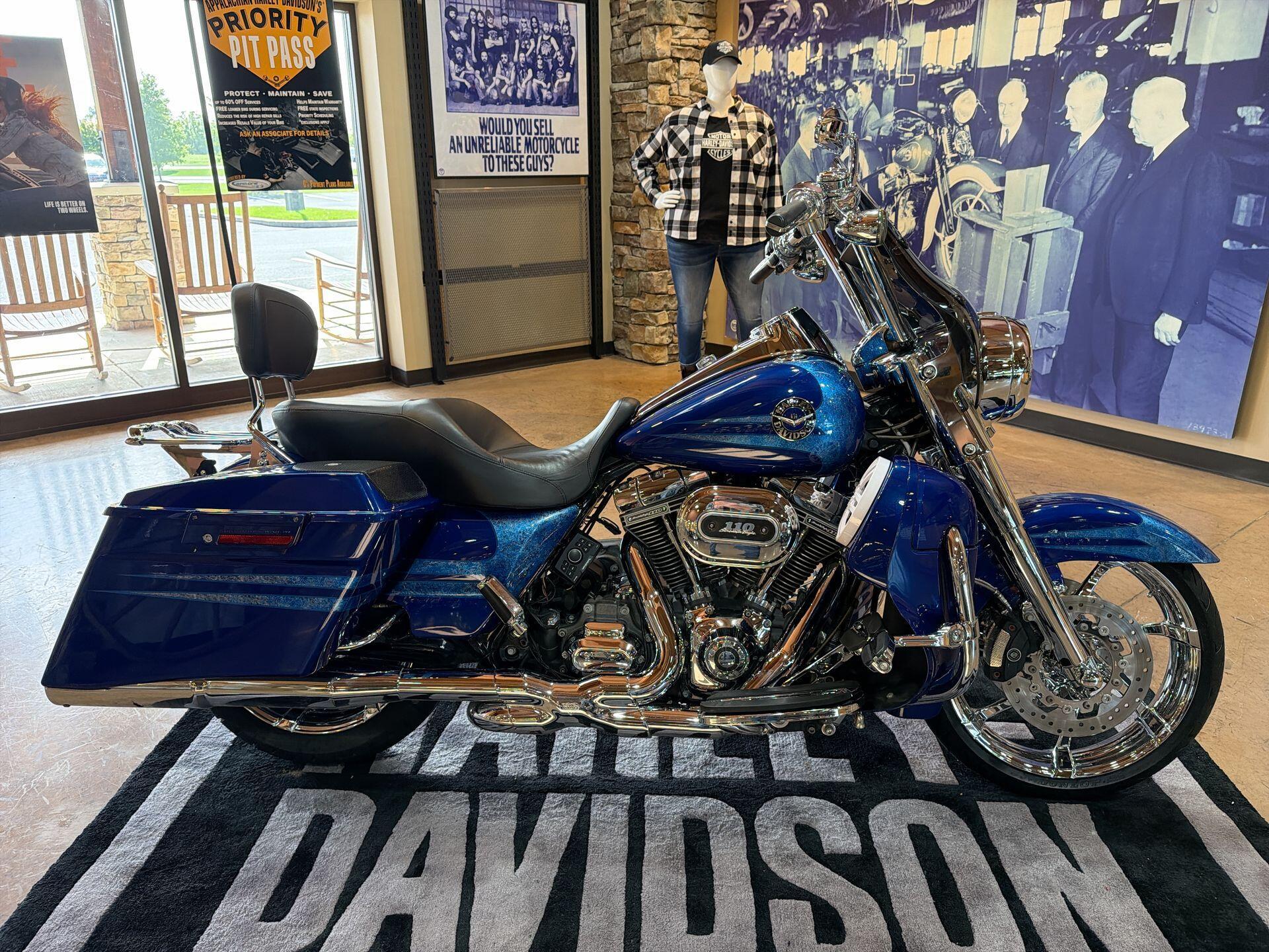 2013 Harley-Davidson CVO Road King CVO in Mechanicsburg, PA