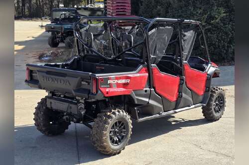 2025 Honda® Pioneer 1000-6 Deluxe Crew in opelika AL