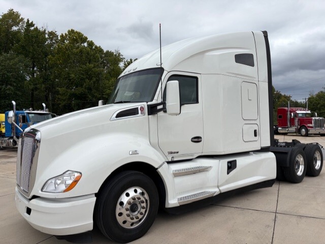 2020 KENWORTH T680 in Greensboro, NC