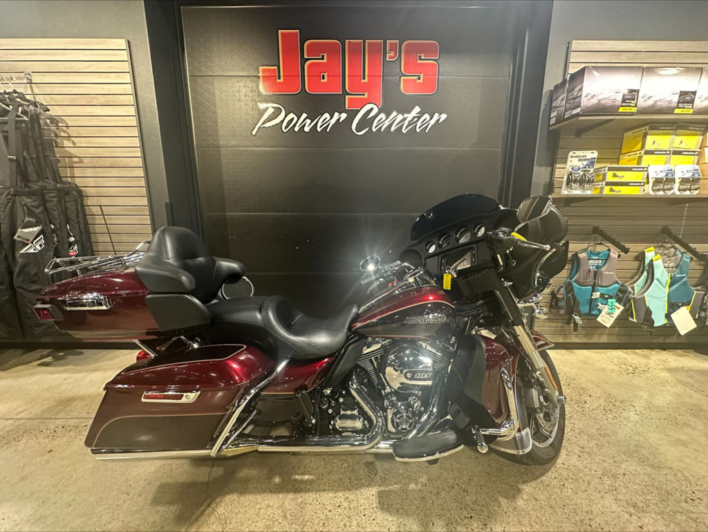 2015 Harley-Davidson® FLHTCUL - Electra Glide® Ultra Classic® Low ULTRA CLASSIC LOW in Reedsburg, WI