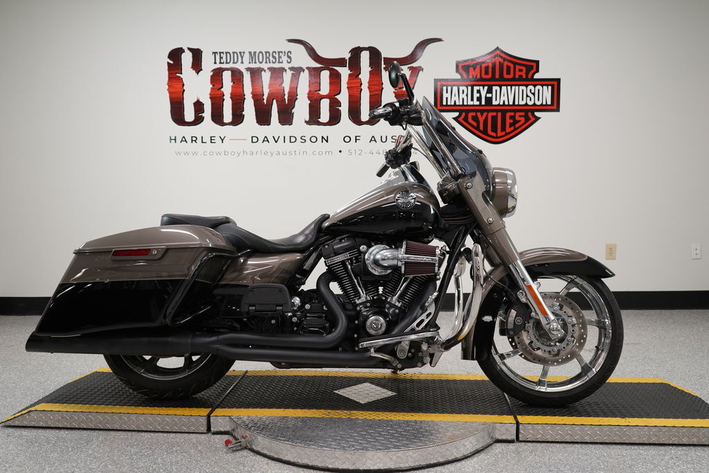 2014 Harley-Davidson® FLHRSE - CVO Road King® CVO in Austin, TX