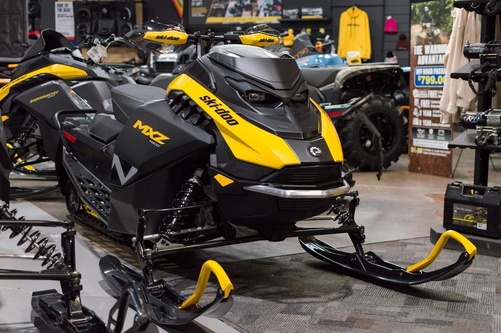 2027 Ski-Doo MXZ Neo+ 600 EFI - 55 120 ES RipSaw 1.25 S_Lev_4.5"_Yll in dunmore PA