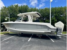 Boston Whaler 350 Realm Review image