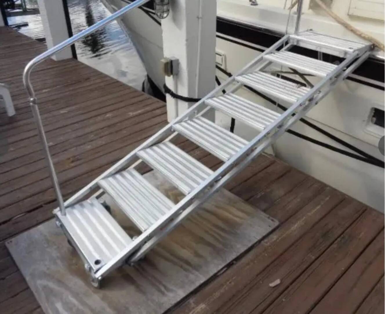 A photo of this 1989 Hatteras 67 Cockpit Motor Yacht