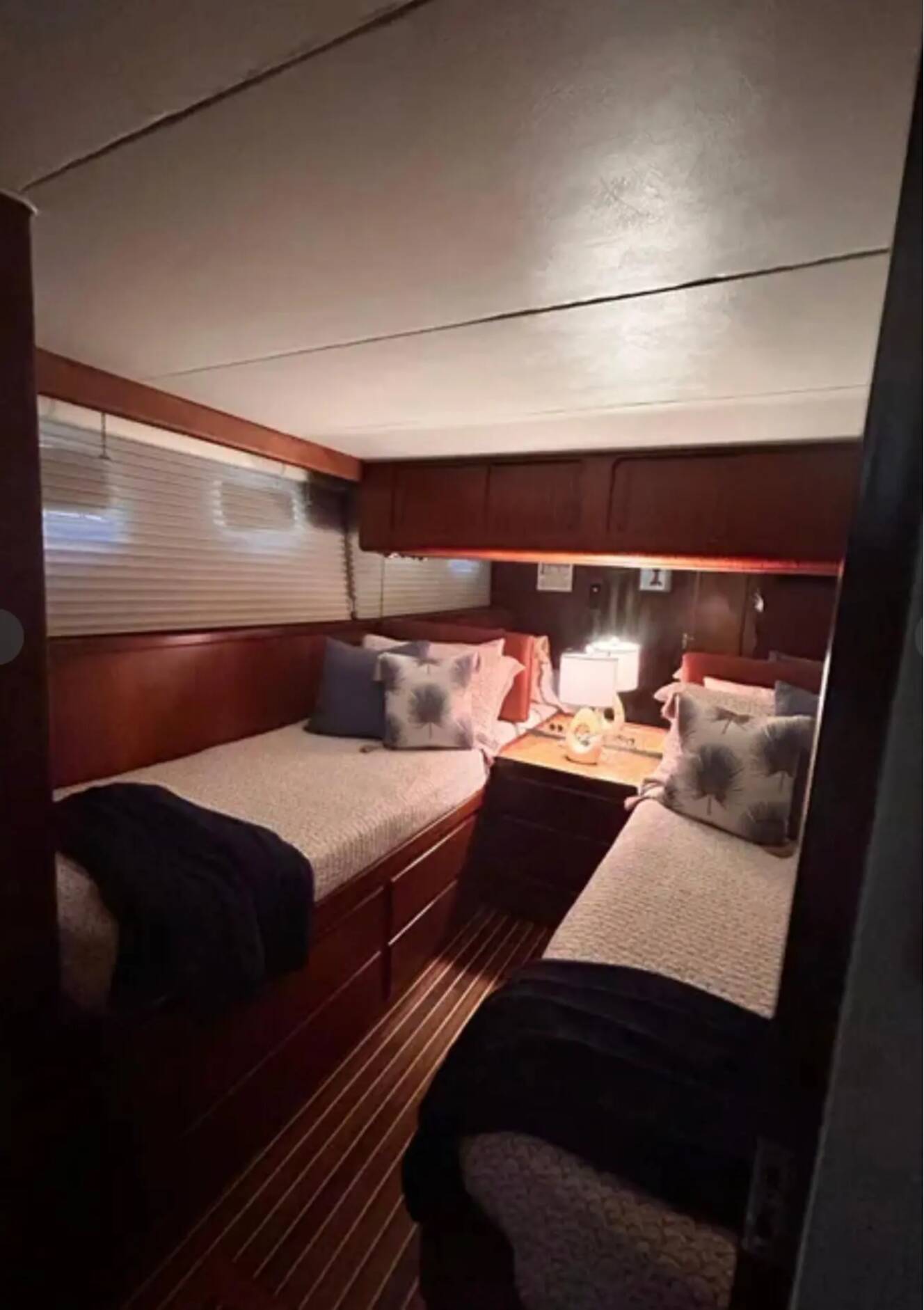 A photo of this 1989 Hatteras 67 Cockpit Motor Yacht