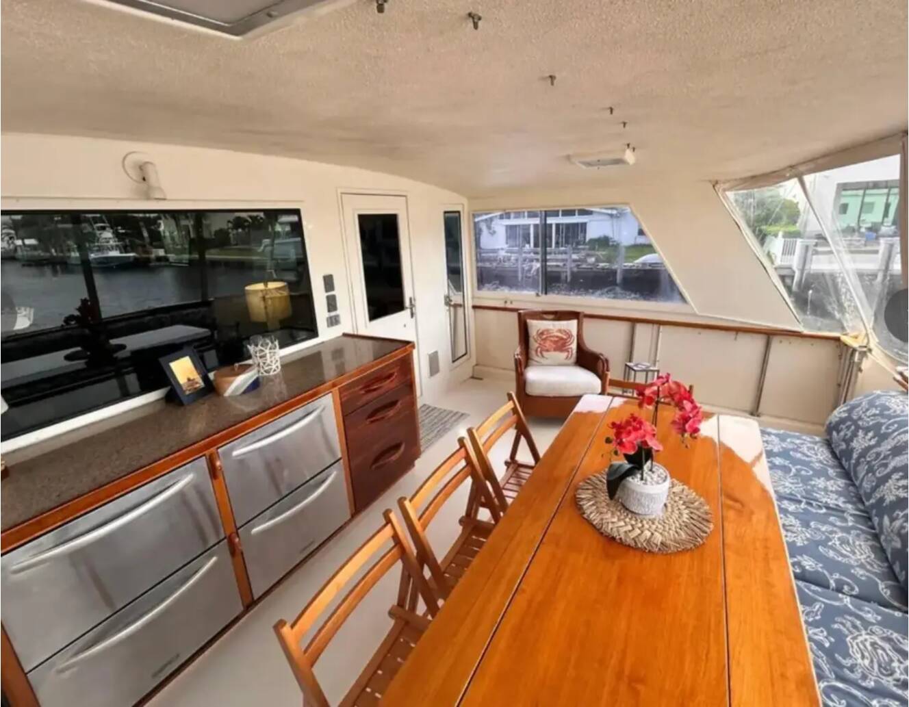 A photo of this 1989 Hatteras 67 Cockpit Motor Yacht