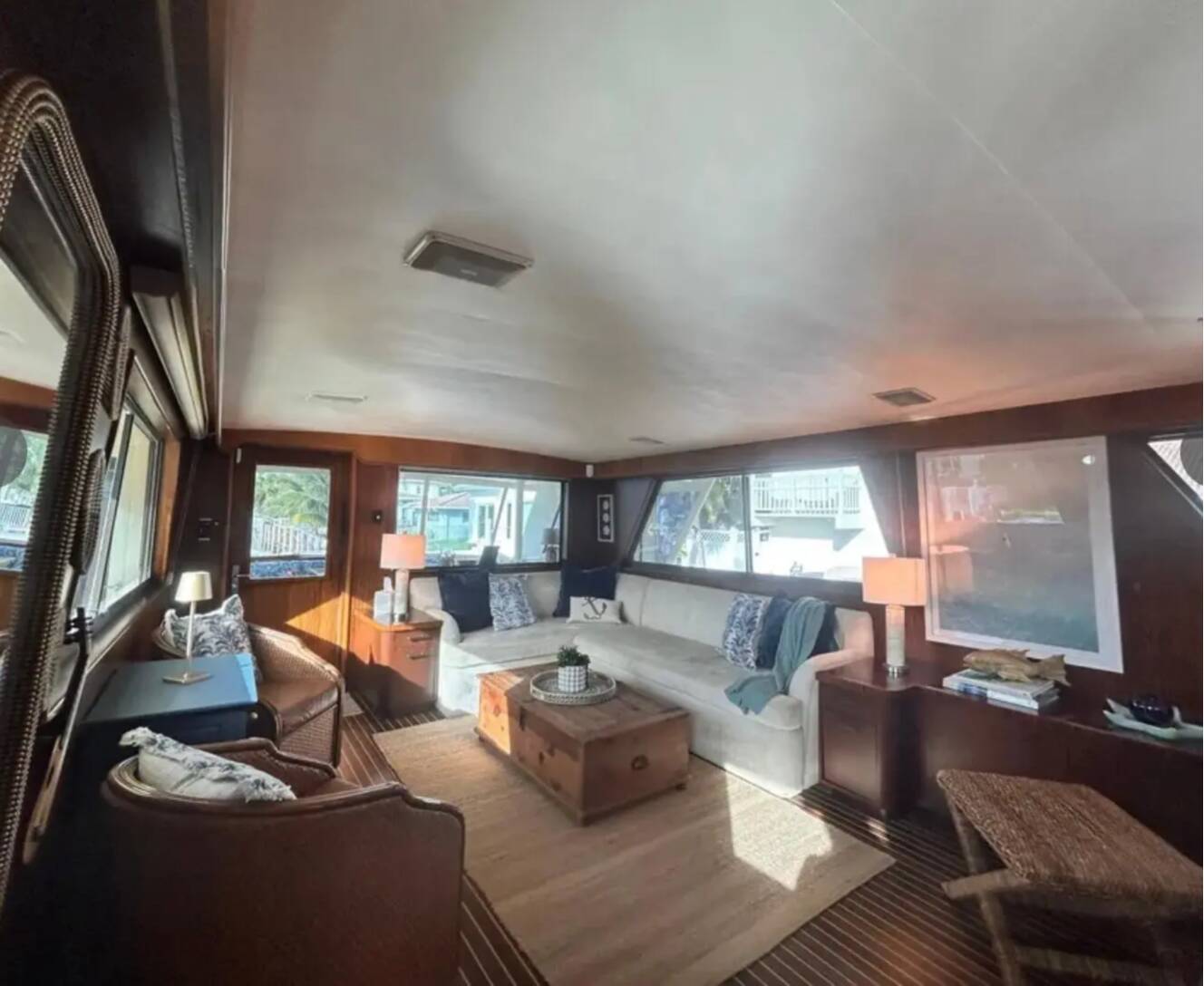 A photo of this 1989 Hatteras 67 Cockpit Motor Yacht