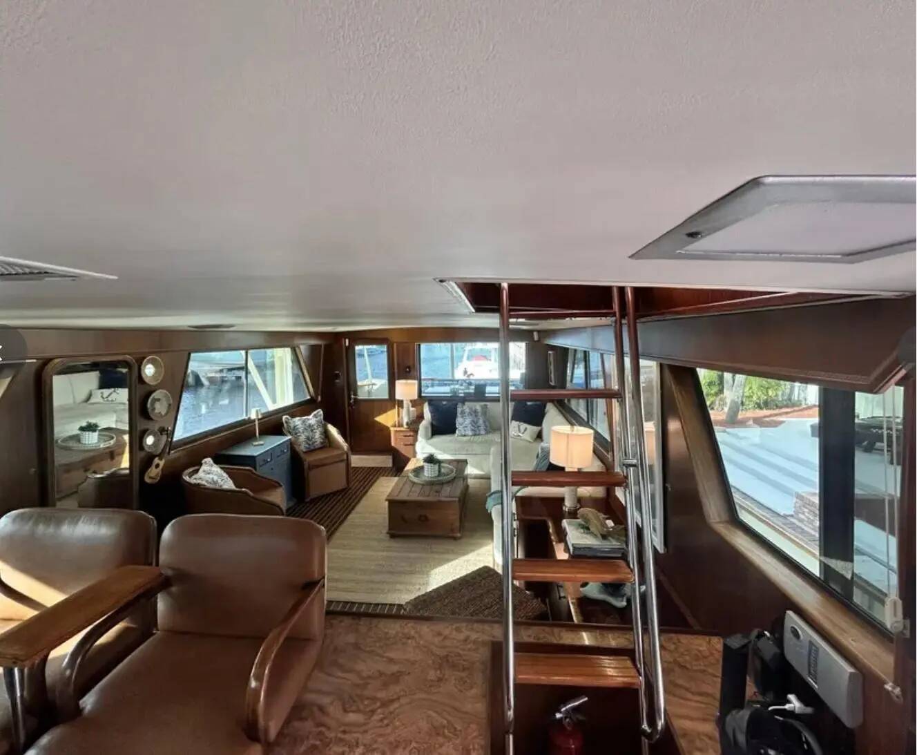 A photo of this 1989 Hatteras 67 Cockpit Motor Yacht