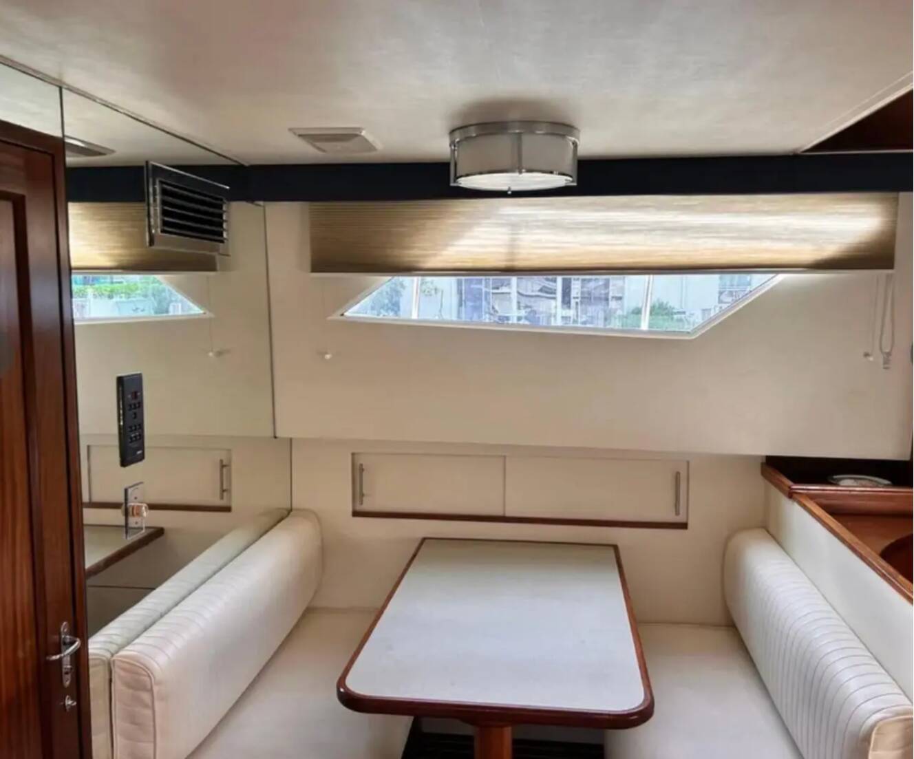 A photo of this 1989 Hatteras 67 Cockpit Motor Yacht
