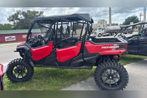 2025 Honda® Pioneer 1000-6 Deluxe Crew in okeechobee FL