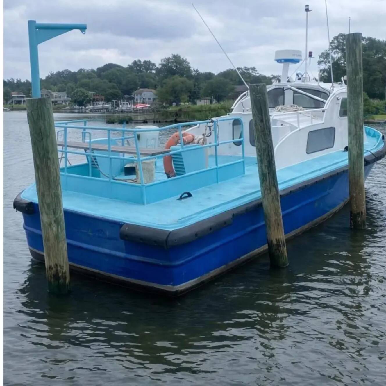 A photo of this 1969 Loureauville Pilot Boat 33