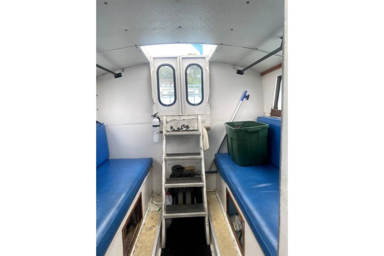A photo of this 1969 Loureauville Pilot Boat 33