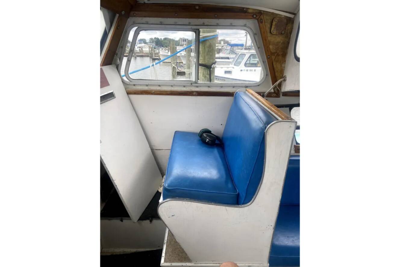 A photo of this 1969 Loureauville Pilot Boat 33