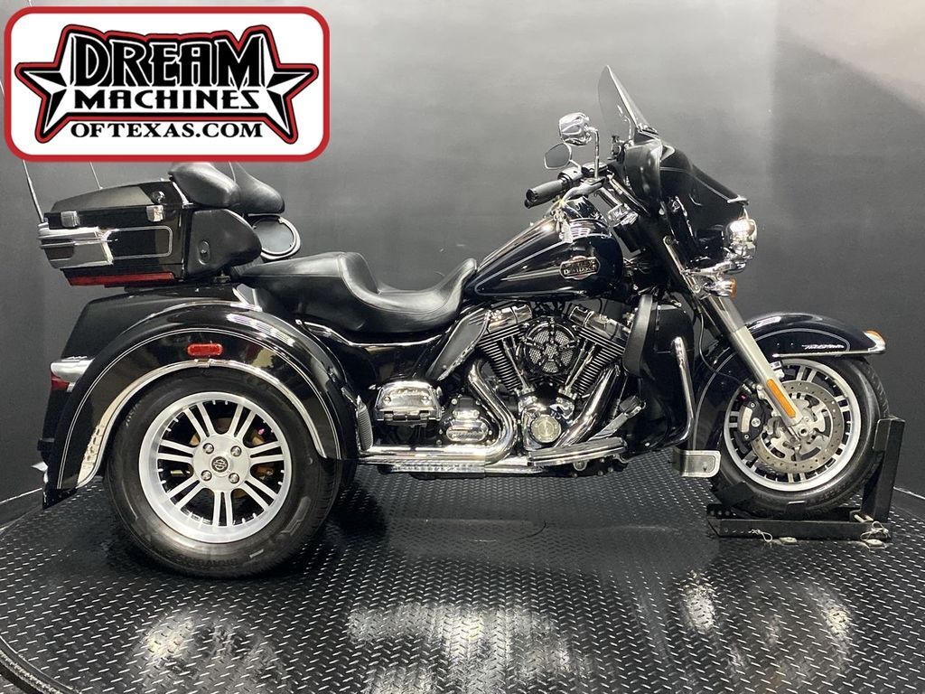 2012 Harley-Davidson® FLHTCUTG - Tri Glide® Ultra Classic® ULTRA CLASSIC in Farmers Branch, TX
