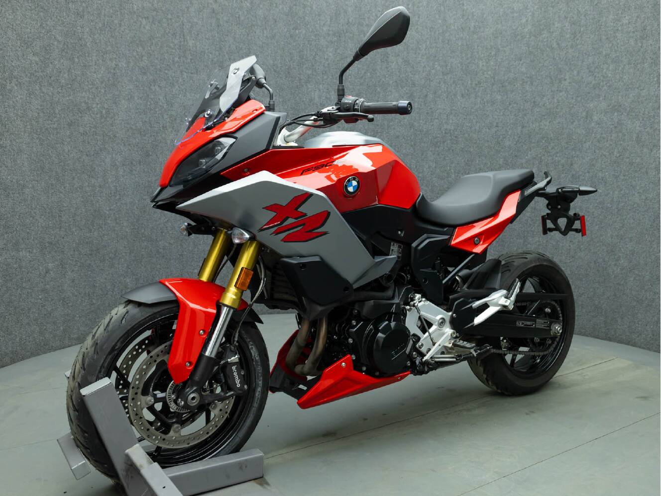 A photo of this 2020 BMW F900XR W/ABS