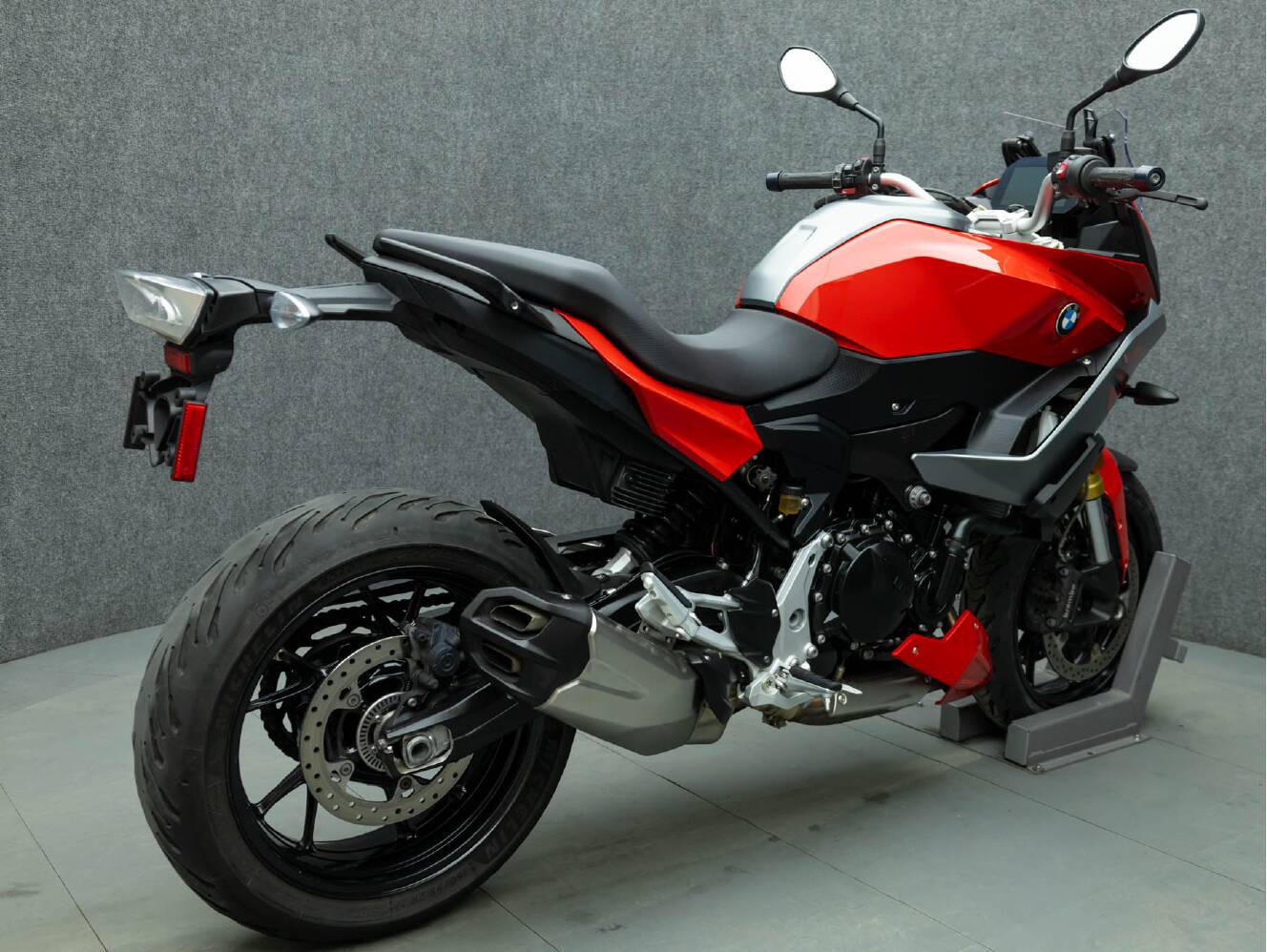 A photo of this 2020 BMW F900XR W/ABS