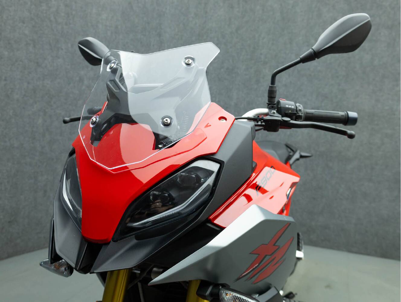 A photo of this 2020 BMW F900XR W/ABS