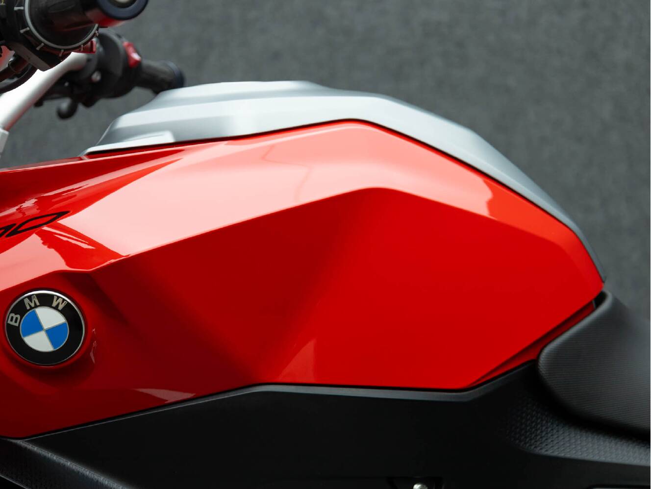 A photo of this 2020 BMW F900XR W/ABS
