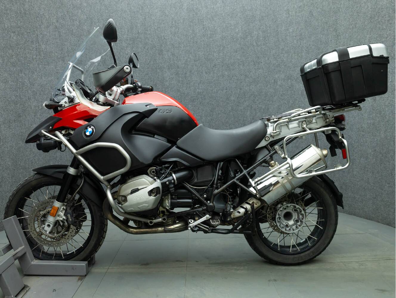 A photo of this 2012 BMW R1200GS ADVENTURE PREMIUM W/ABS