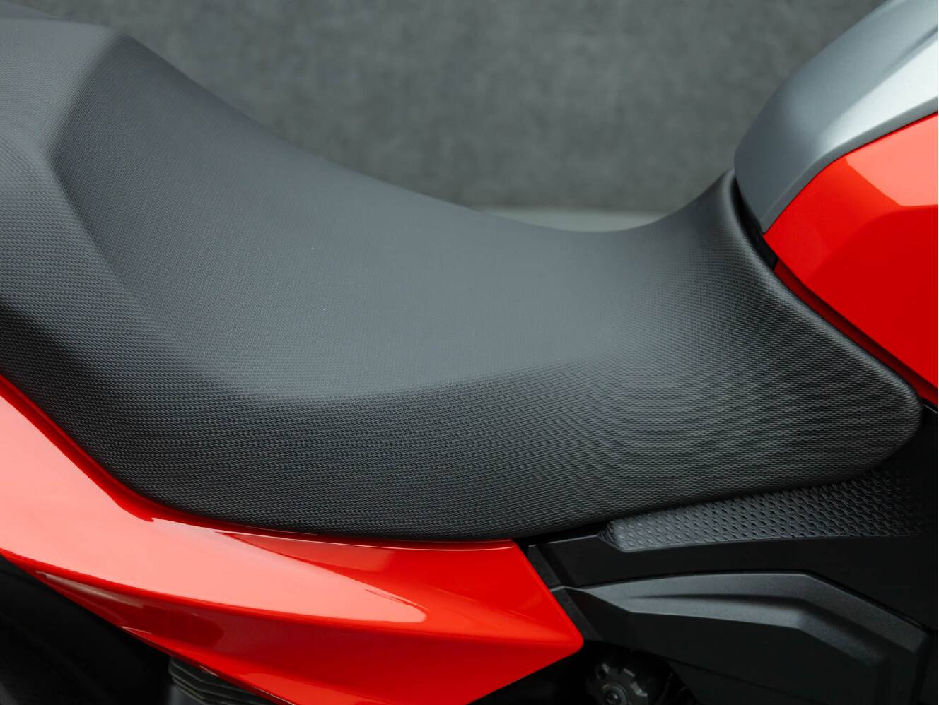 A photo of this 2020 BMW F900XR W/ABS