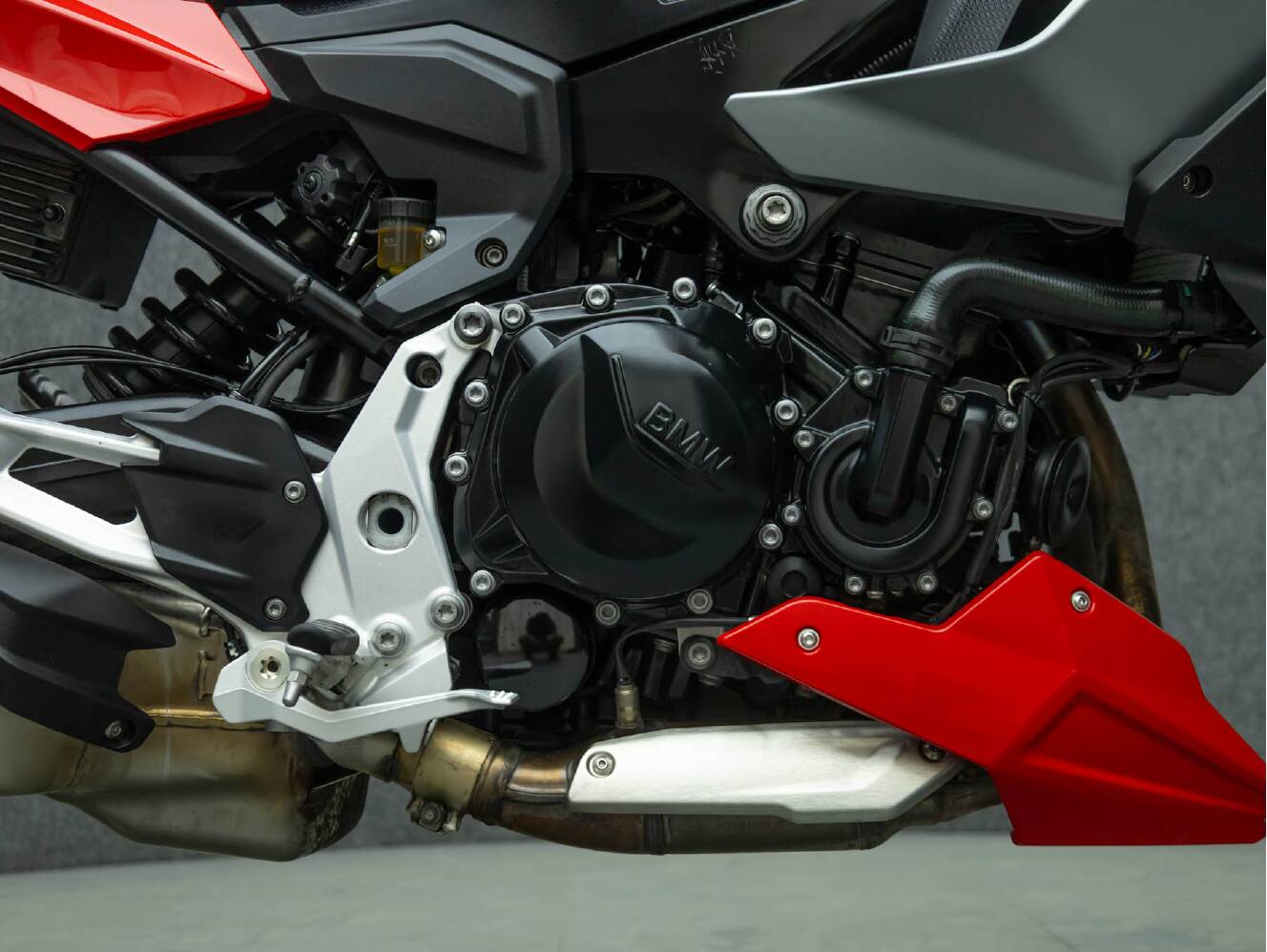 A photo of this 2020 BMW F900XR W/ABS