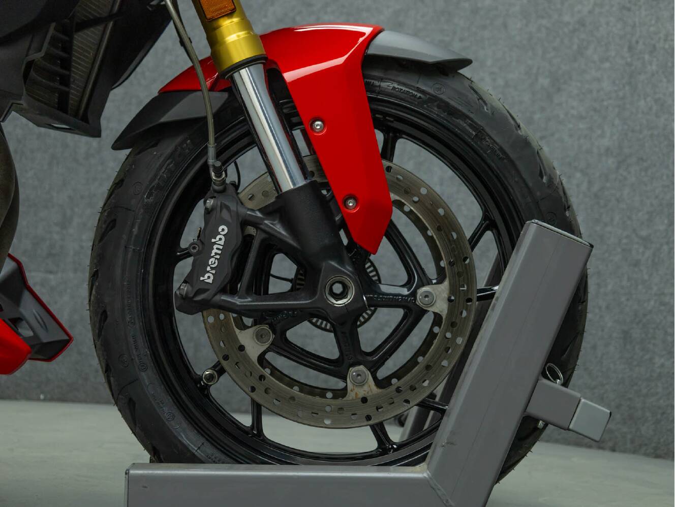 A photo of this 2020 BMW F900XR W/ABS