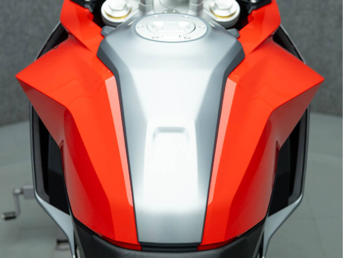 A photo of this 2020 BMW F900XR W/ABS