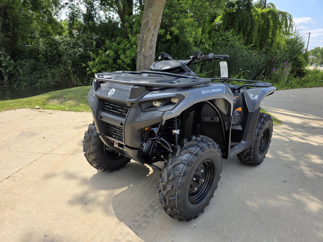 A photo of this 2026 Can-Am Outlander DPS 700