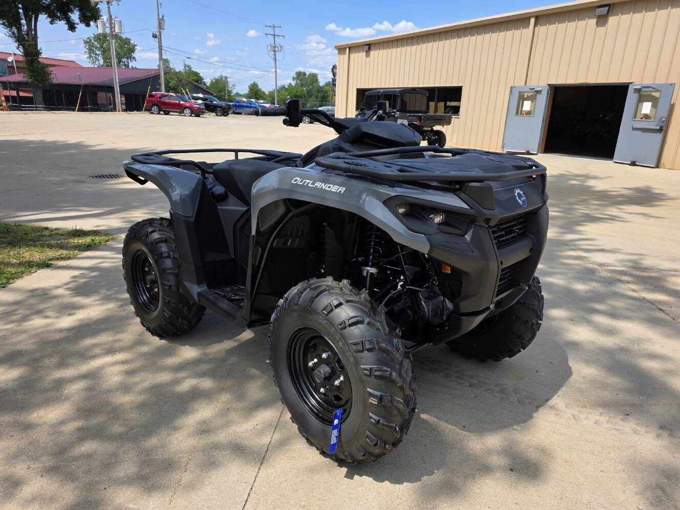 A photo of this 2026 Can-Am Outlander DPS 700