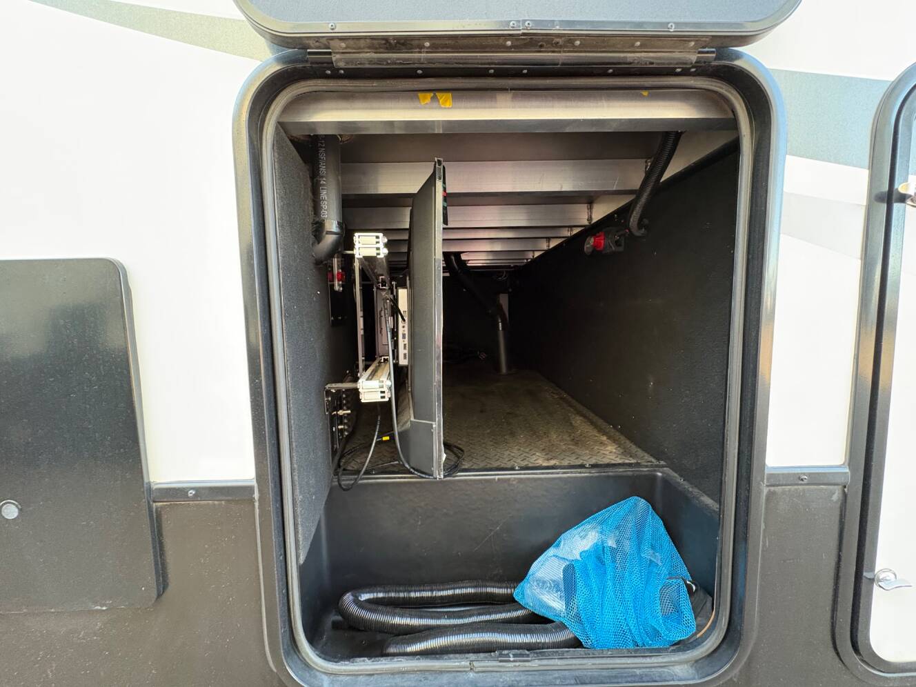 A photo of this 2020 Heartland Road Warrior 413RW